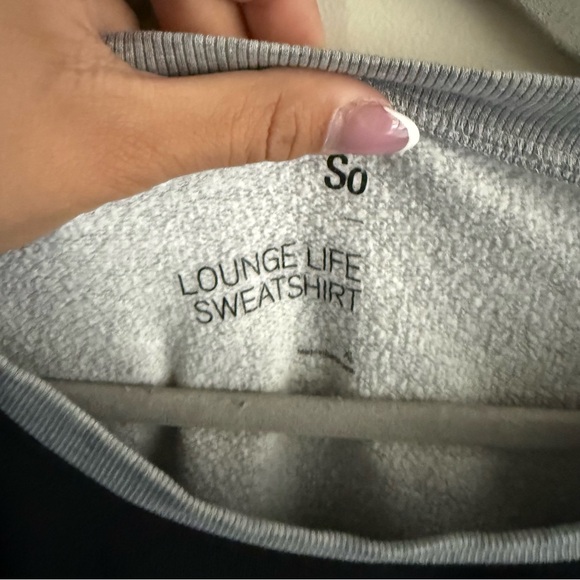 SO Black and Gray Crop Top - Picture 2 of 2